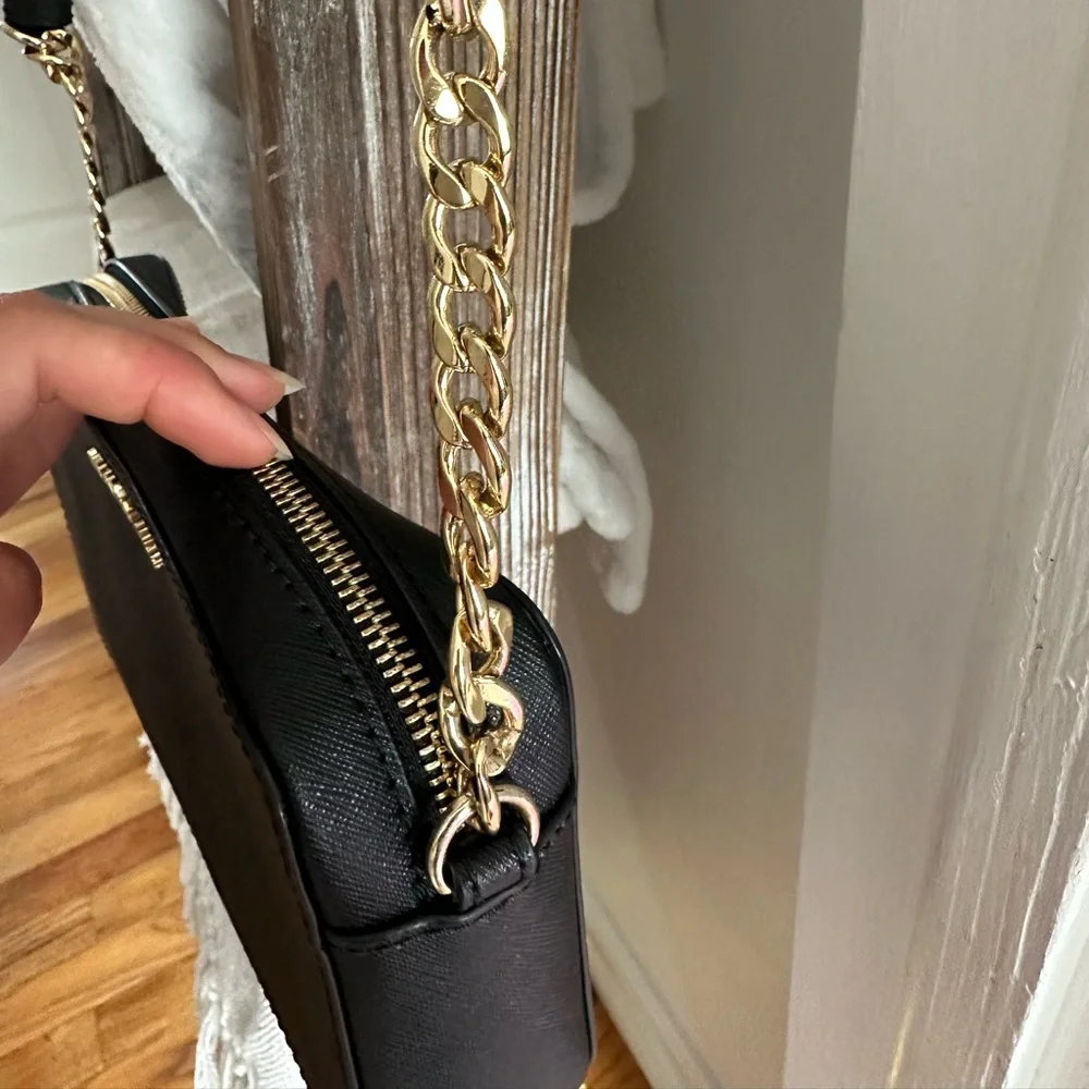 Michael Kors Crossbody - Picture 3 of 9